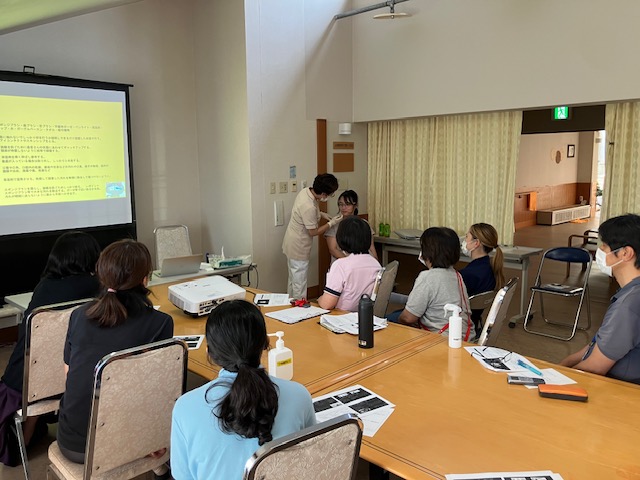 口腔ケア学習会を開催しました