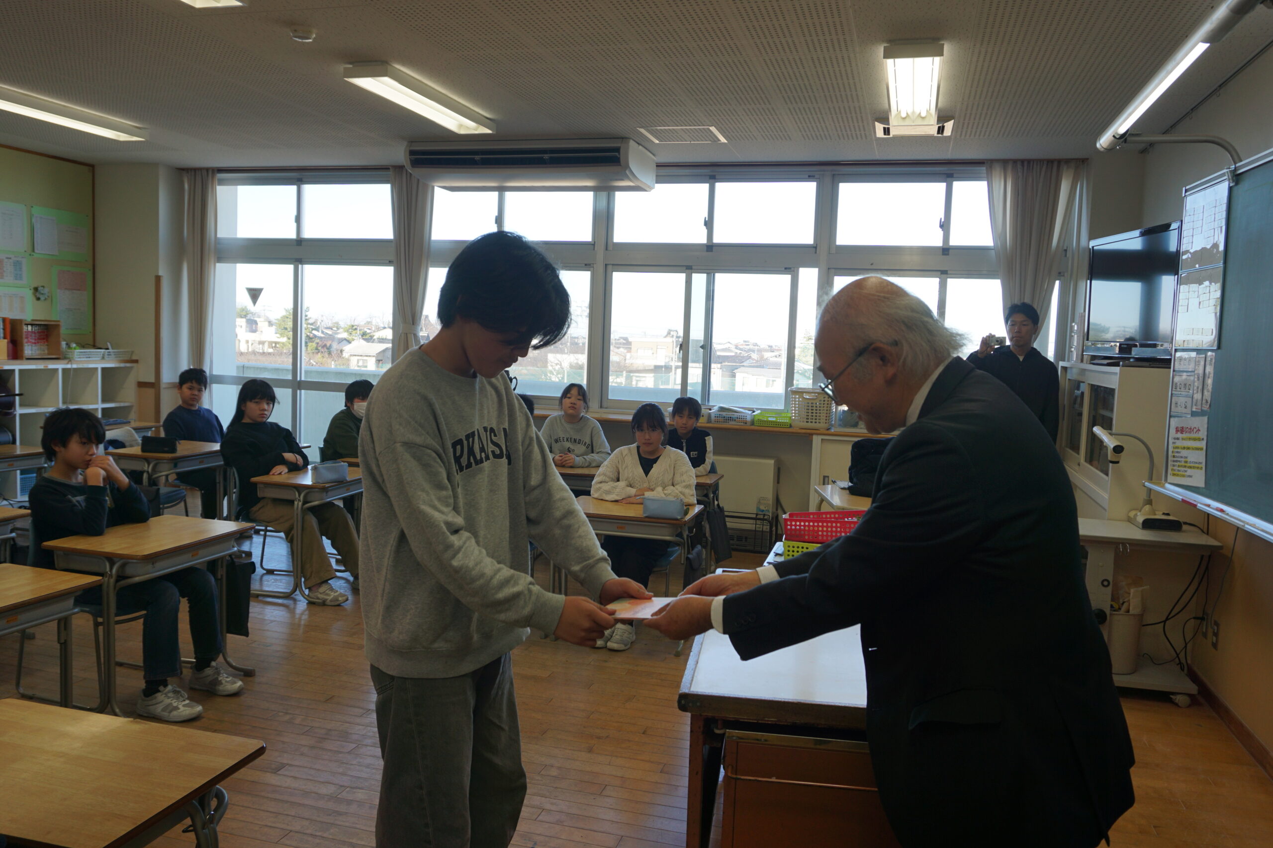 感謝状の贈呈【水橋中部小学校　5年生の皆さん】